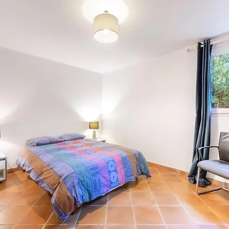 De 180 M2 Avec Piscine A Saint-raphael Pour 10 Personnes Villa