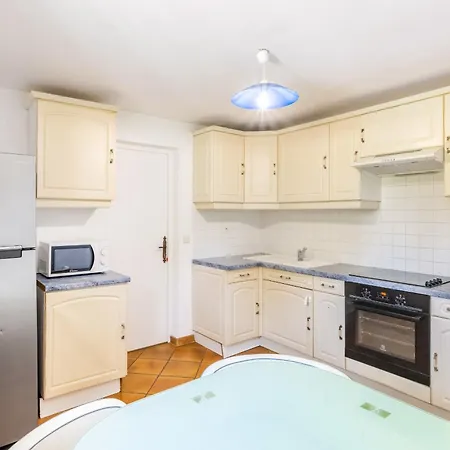 De 180 M2 Avec Piscine A Saint-raphael Pour 10 Personnes Villa *