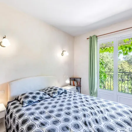 De 180 M2 Avec Piscine A Saint-raphael Pour 10 Personnes Villa *
