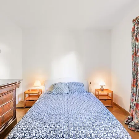 De 180 M2 Avec Piscine A Saint-raphael Pour 10 Personnes Saint-Raphael (Var)
